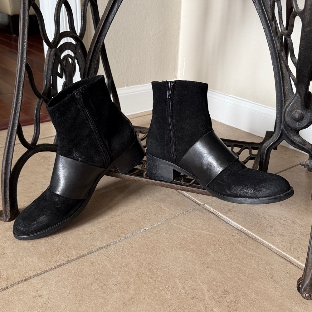 Stelle Monelle Black Ankle Boots w- leather strap across + Side Studs Size EU 40 - Picture 6 of 8